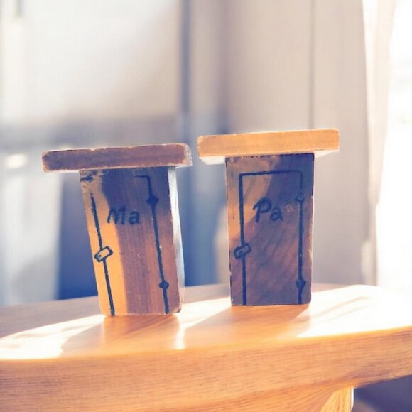 Vintage Outhouse Salt and Pepper Shakers - Picture 1 of 5